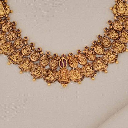 Attractive Antique Short Necklace