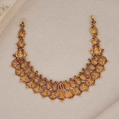 Attractive Antique Short Necklace