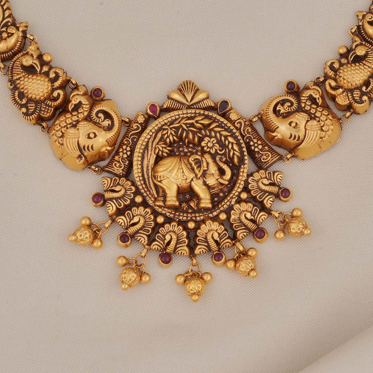 Catchy Antique Short Necklace