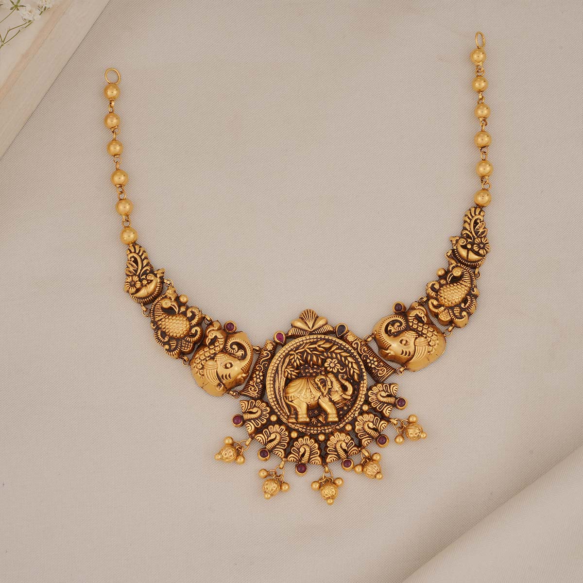 Catchy Antique Short Necklace