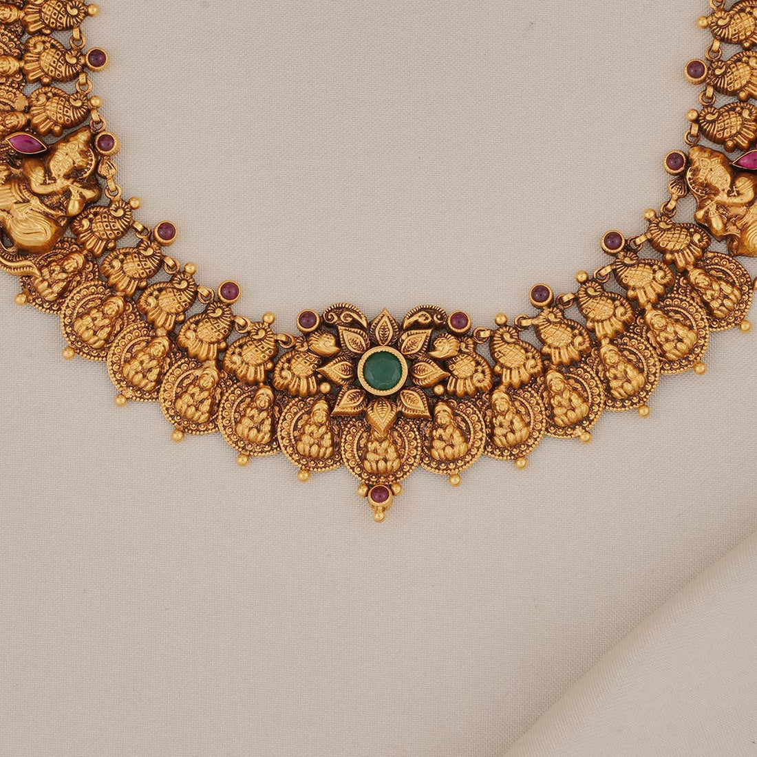 Shriya Antique Short Necklace