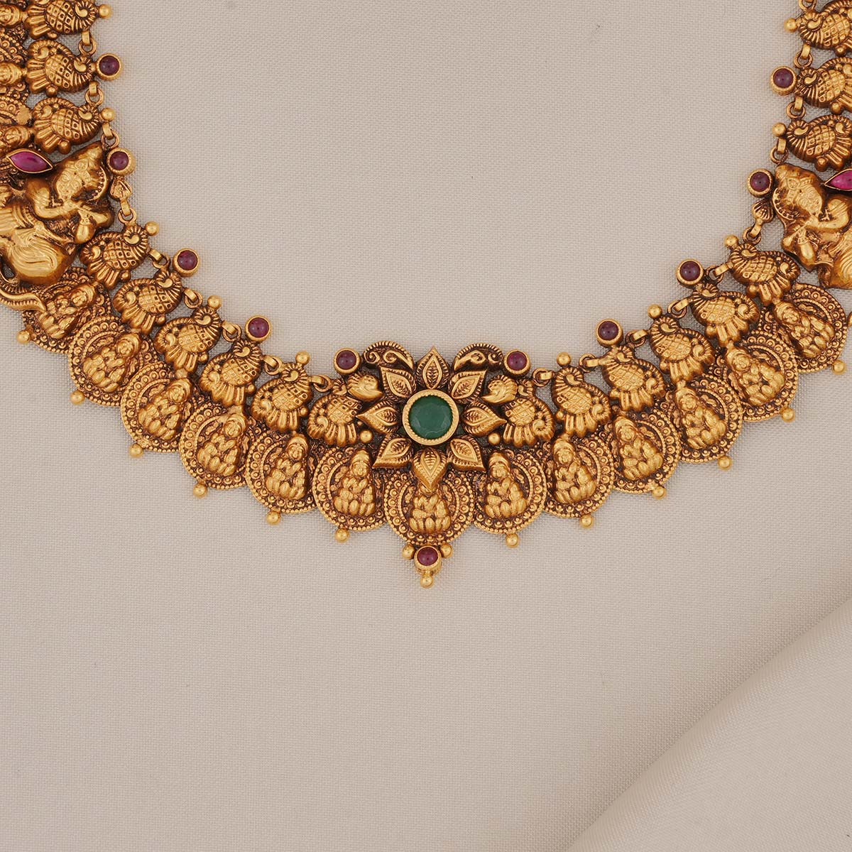 Shriya Antique Short Necklace
