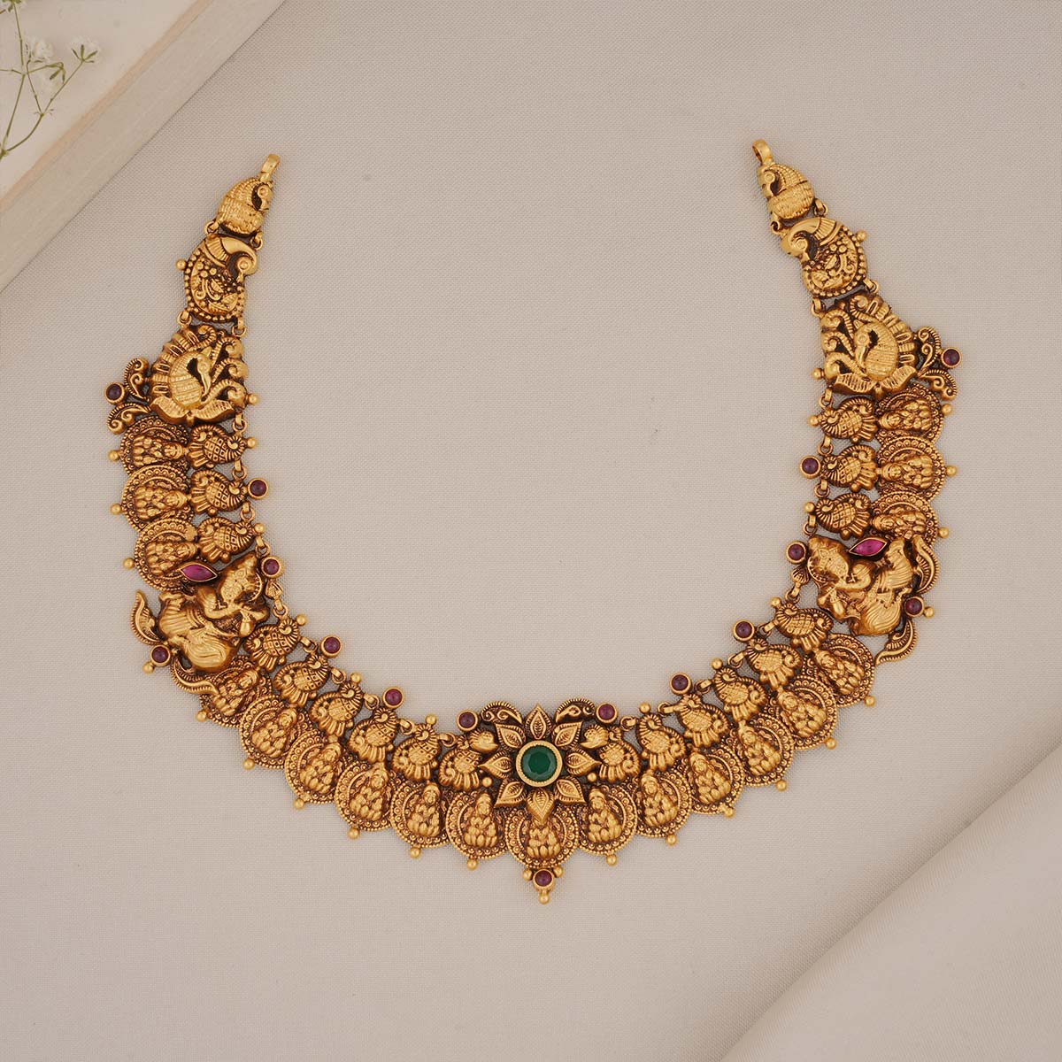 Shriya Antique Short Necklace