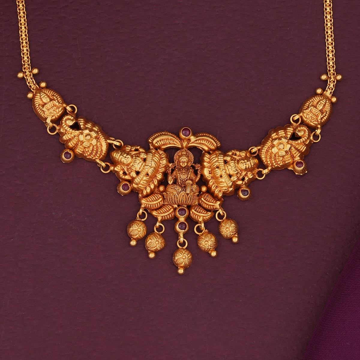 Catchy Antique Short Necklace