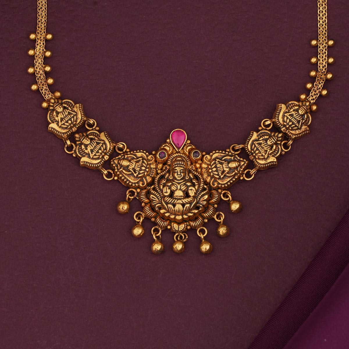 Elegance Antique Short Necklace