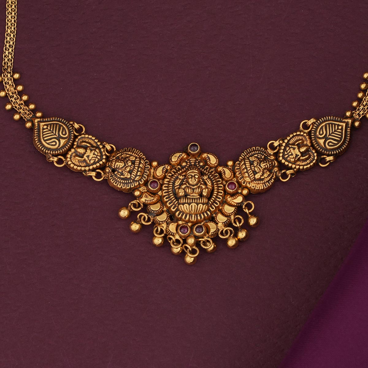 Hemanthika Antique Short Necklace