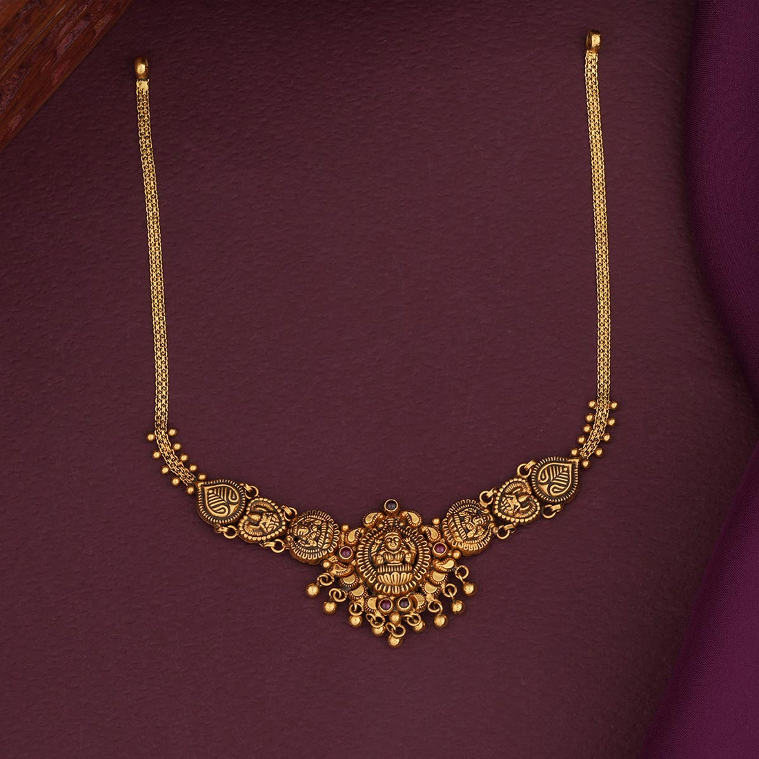 Hemanthika Antique Short Necklace