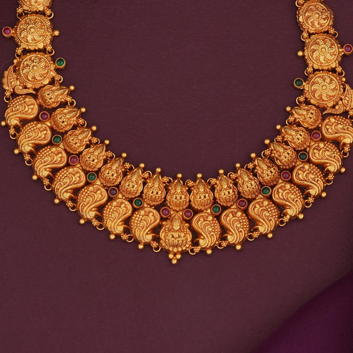 Grandeur Antique Short Necklace