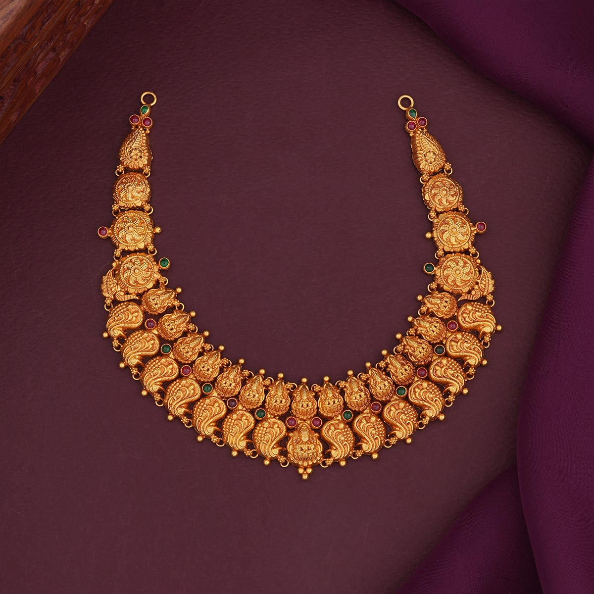 Grandeur Antique Short Necklace