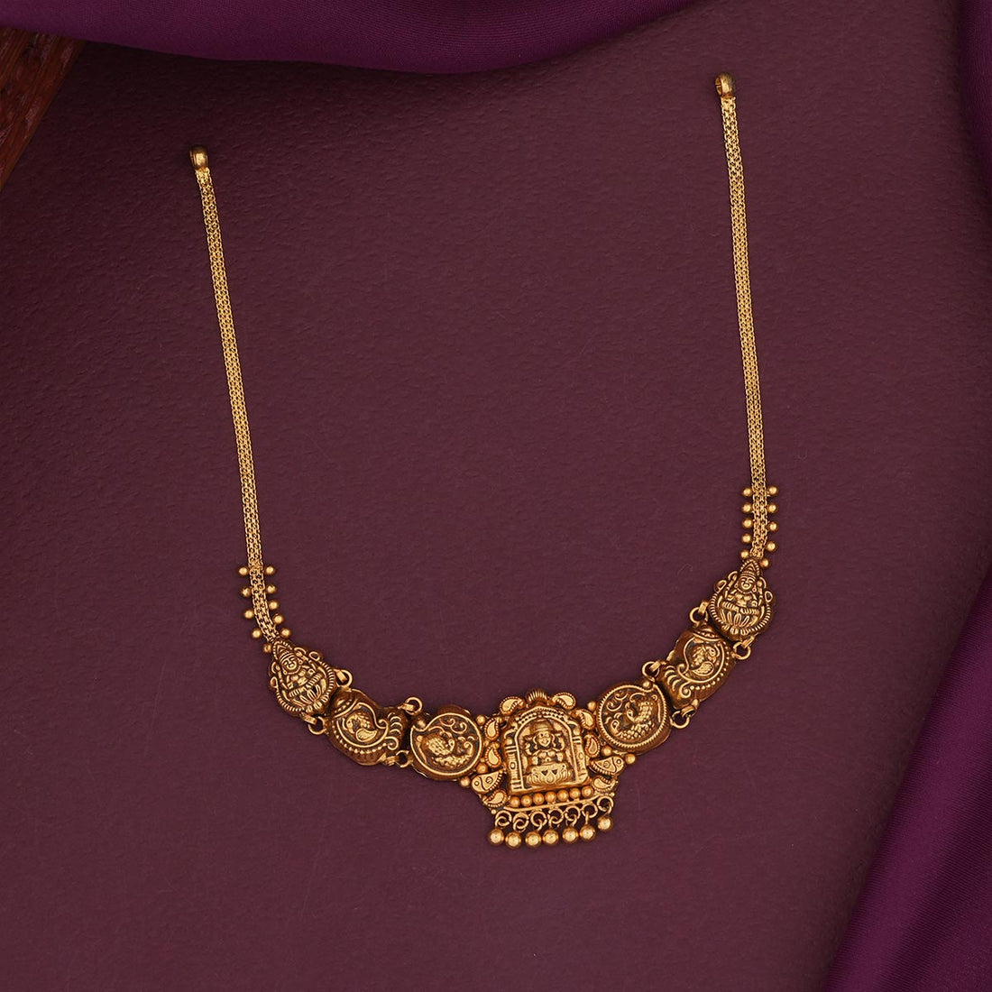 Dhaliziya Antique Short Necklace