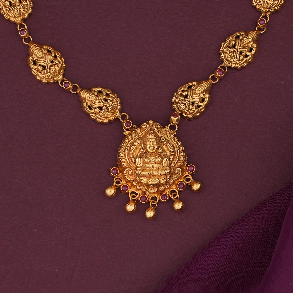 Dhivisha Antique Short Necklace