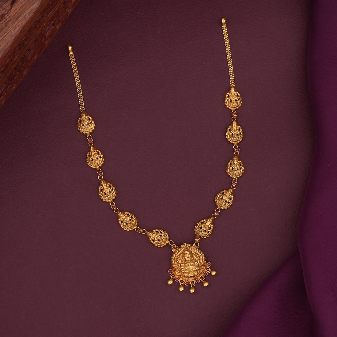 Dhivisha Antique Short Necklace