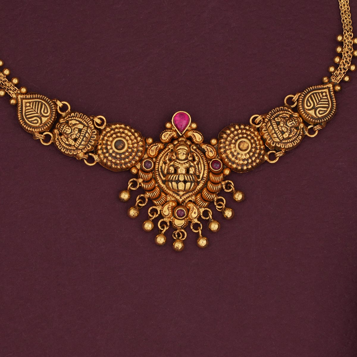 Traditional Antique Short Necklace
