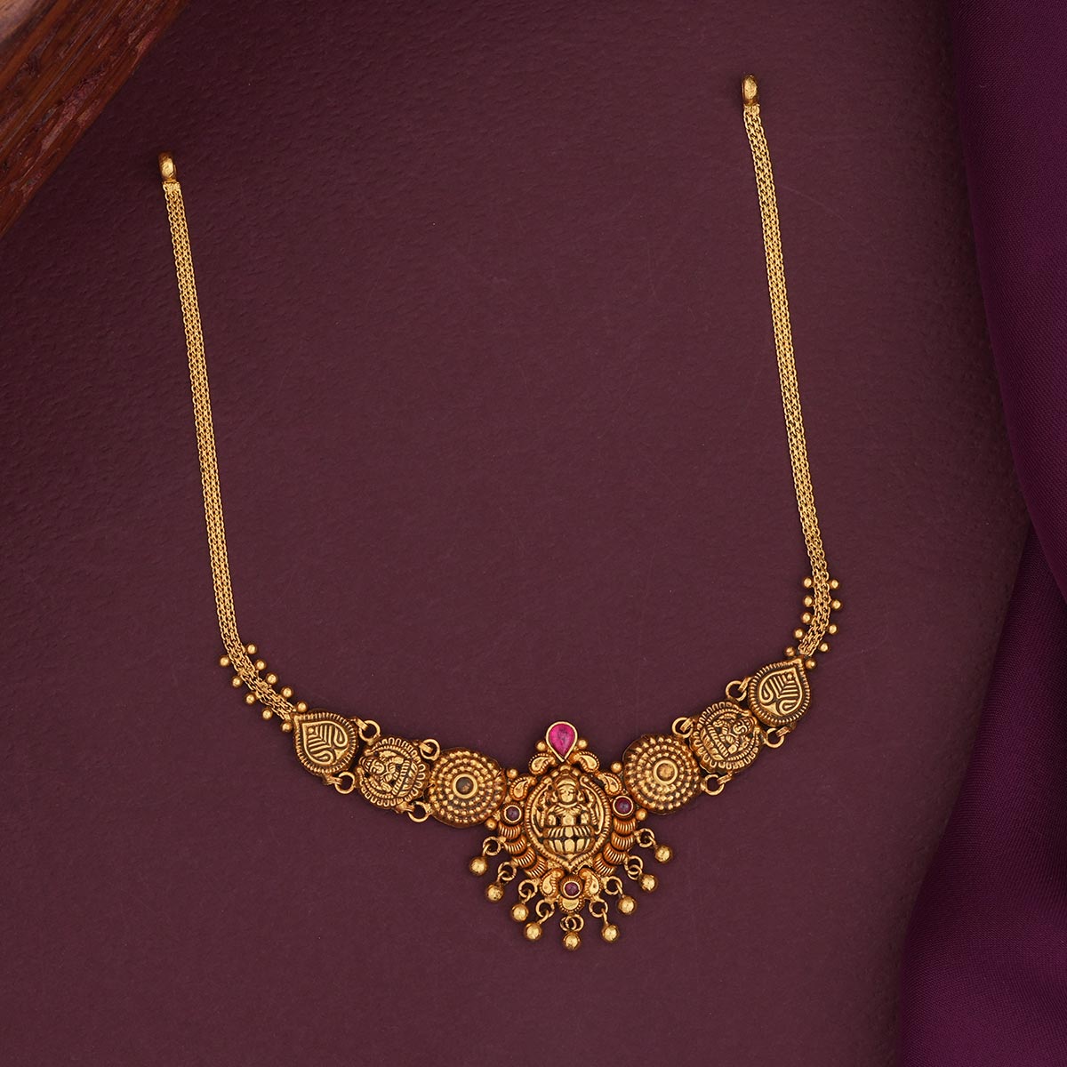 Traditional Antique Short Necklace