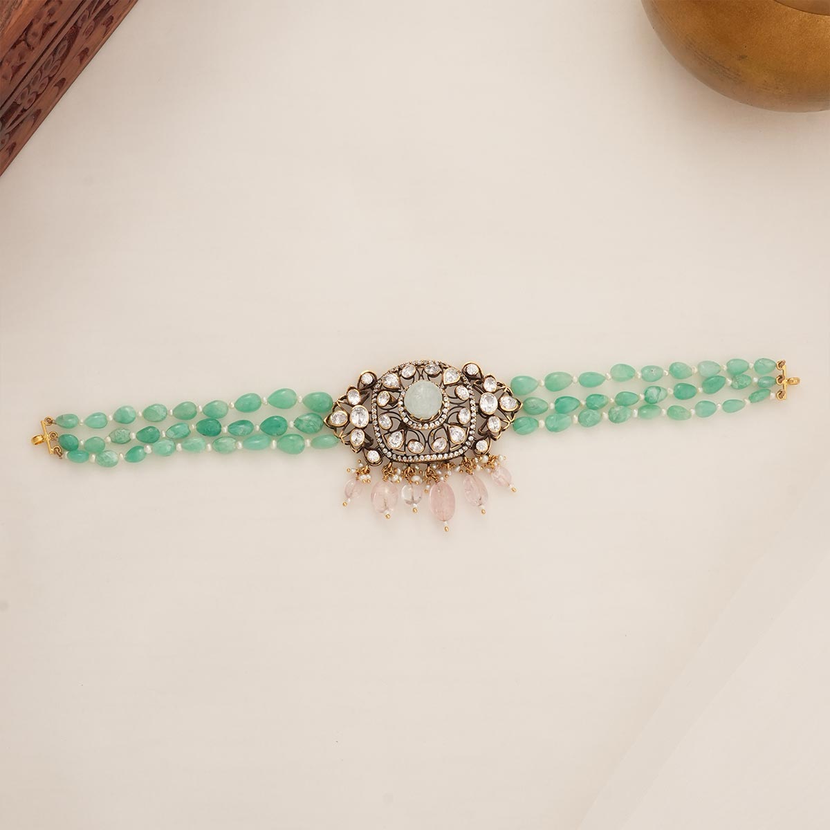 Prayagi Victorian Choker