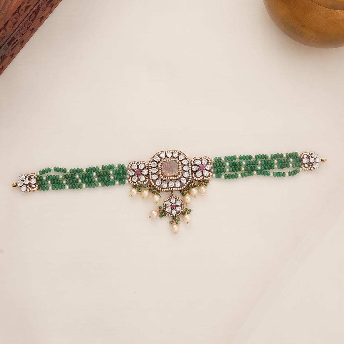 Trendy Look Antique Victorian Choker