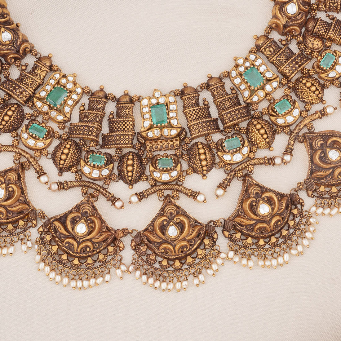 Classy Antique Short Necklace
