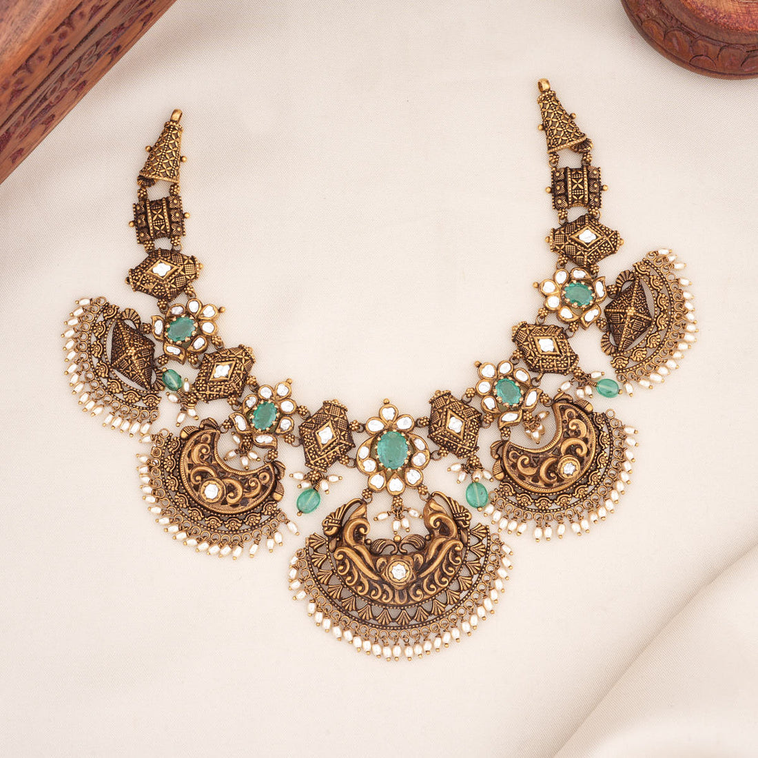 Miraya Antique Short Necklace