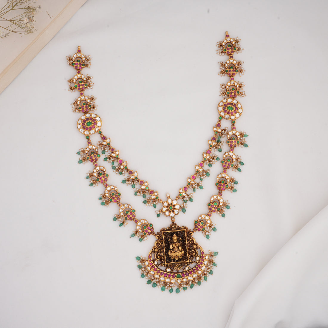 Grand Unique Antique Necklace