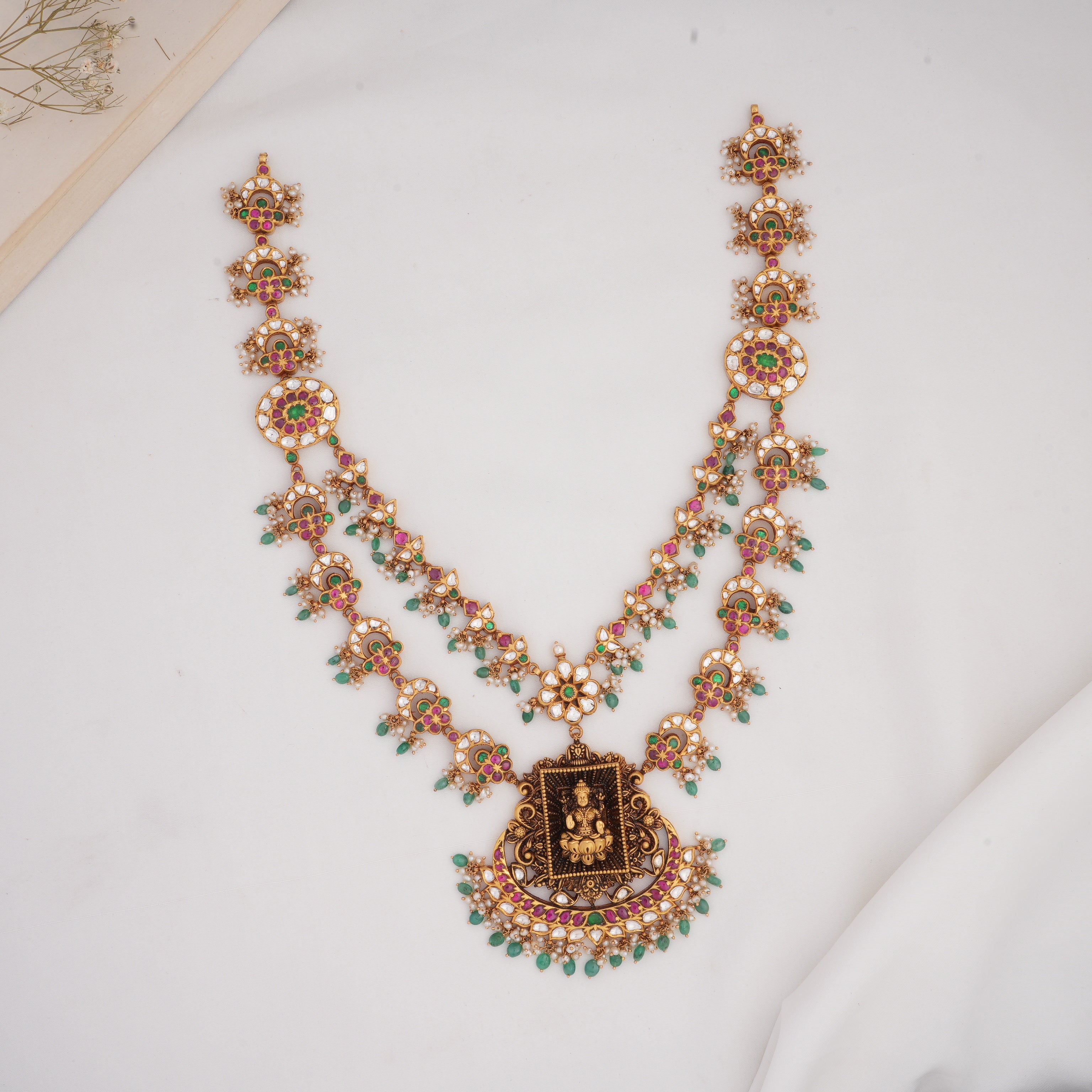 Grand Unique Antique Necklace