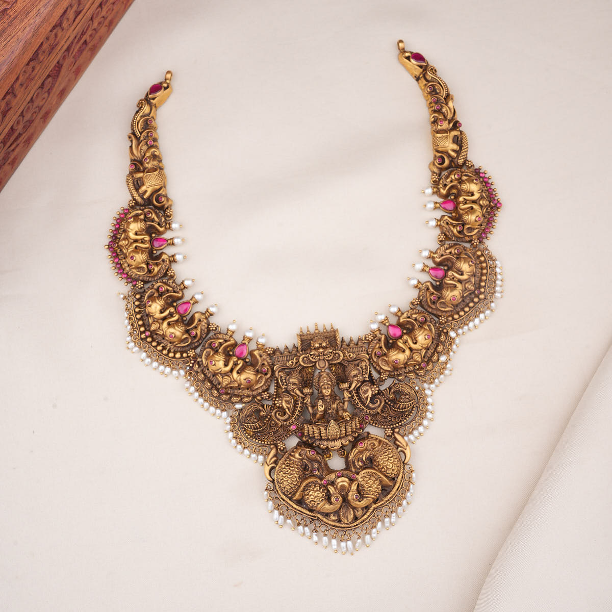 Grand Antique Necklace