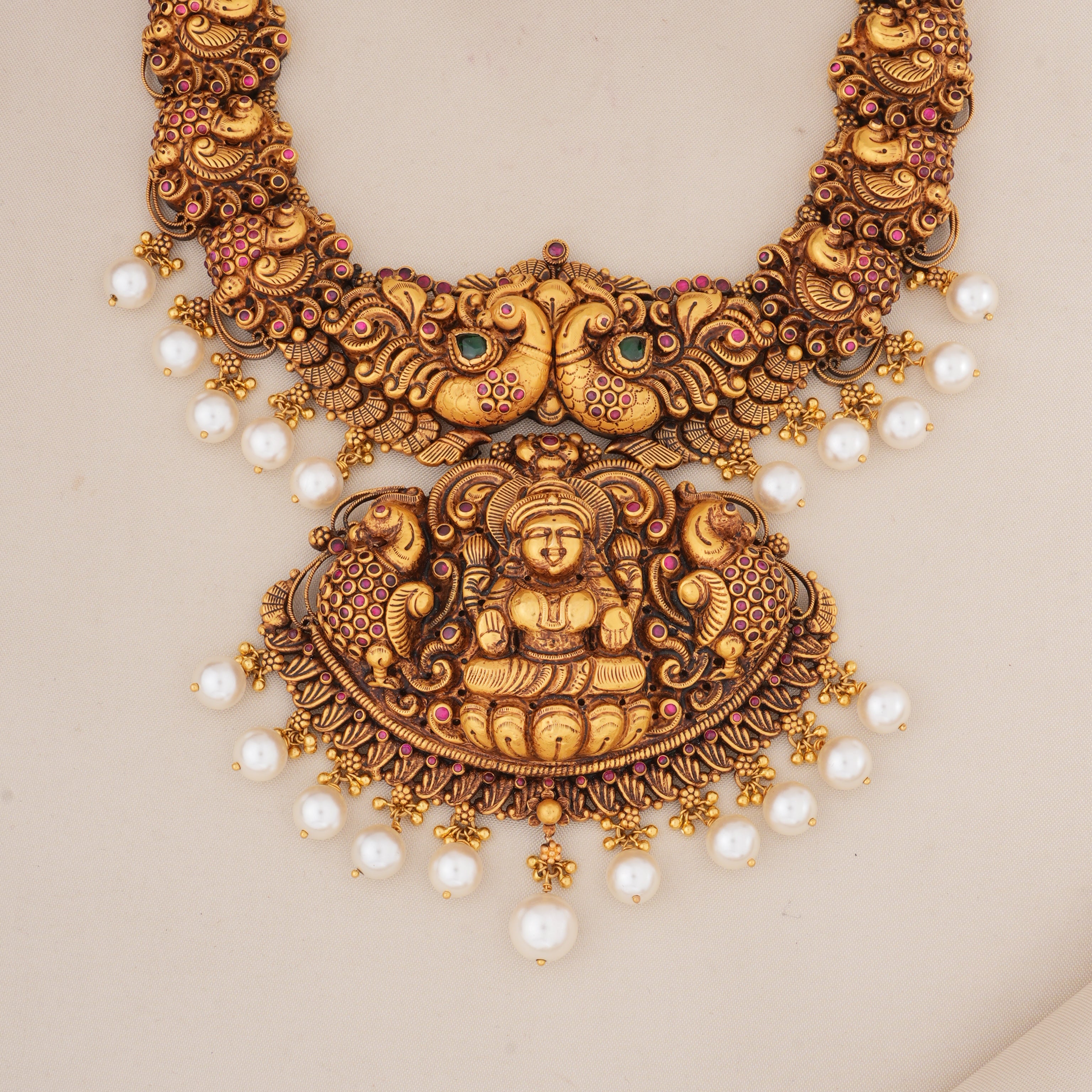 Yazhini Antique Short Necklace