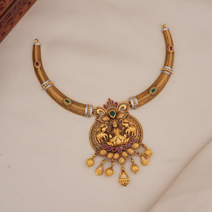 Traditional Antique Short Necklace