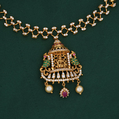 Divine Look Short Necklace