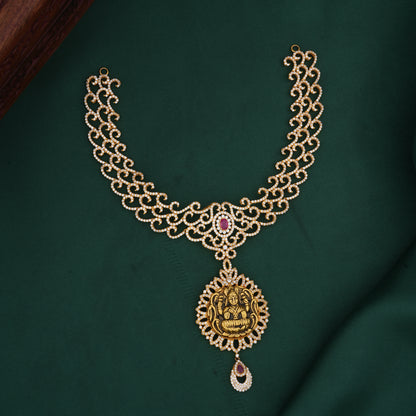 Gorgeous Look Short Necklace