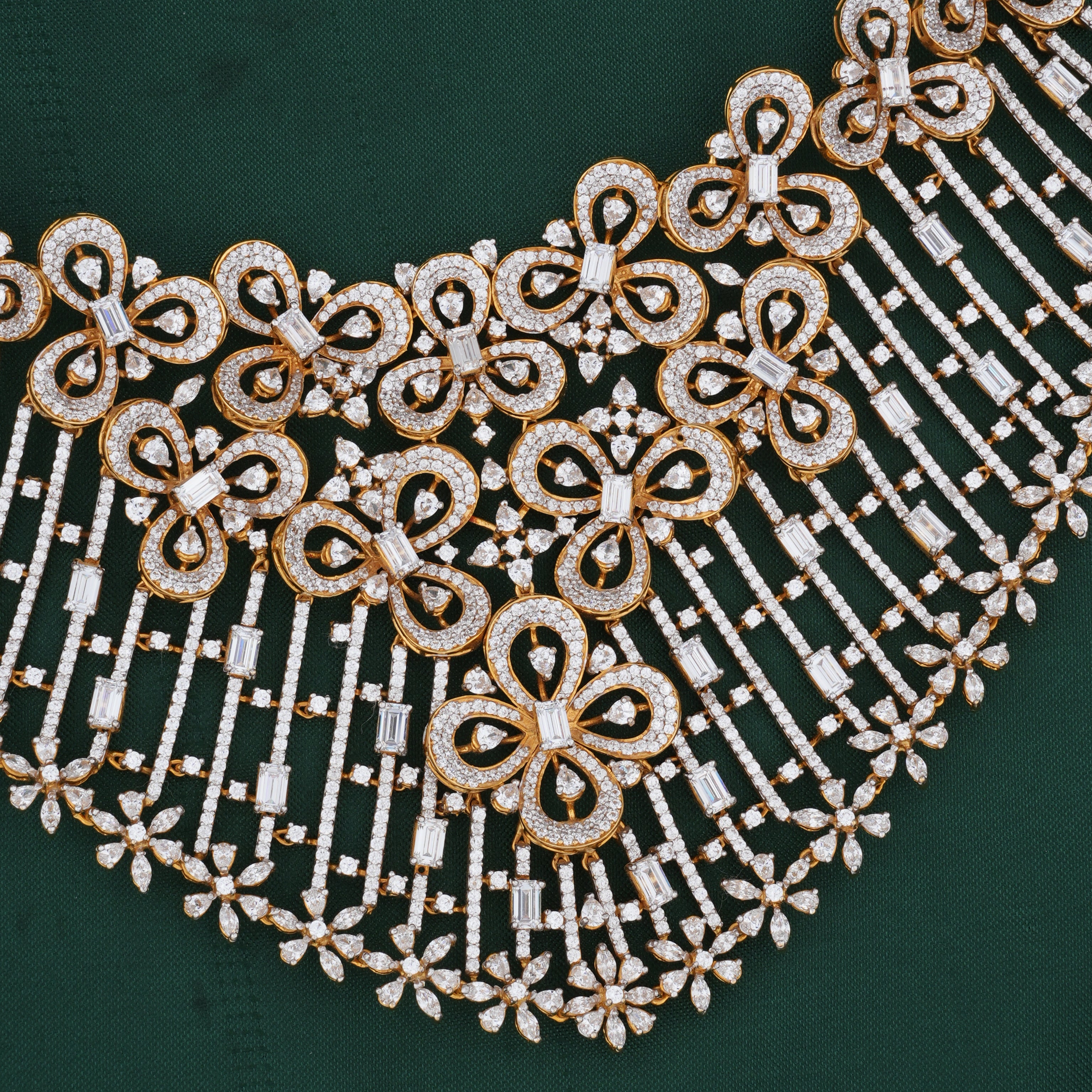 Grand Luxe Short Necklace Set
