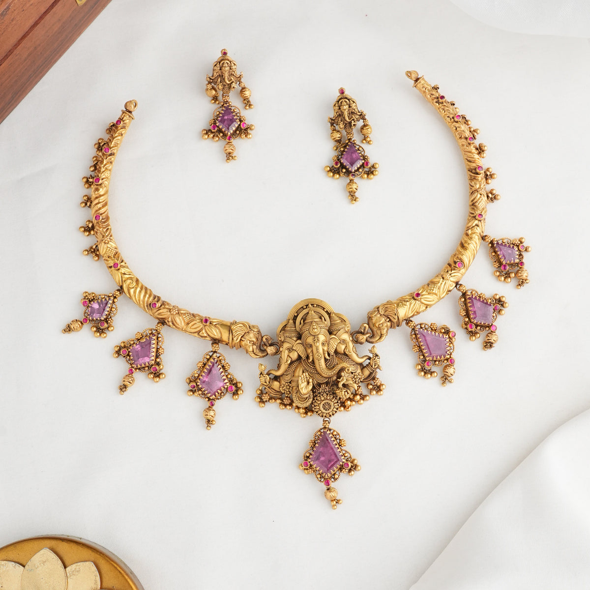Grand Vinayagar Antique Short Necklace Set