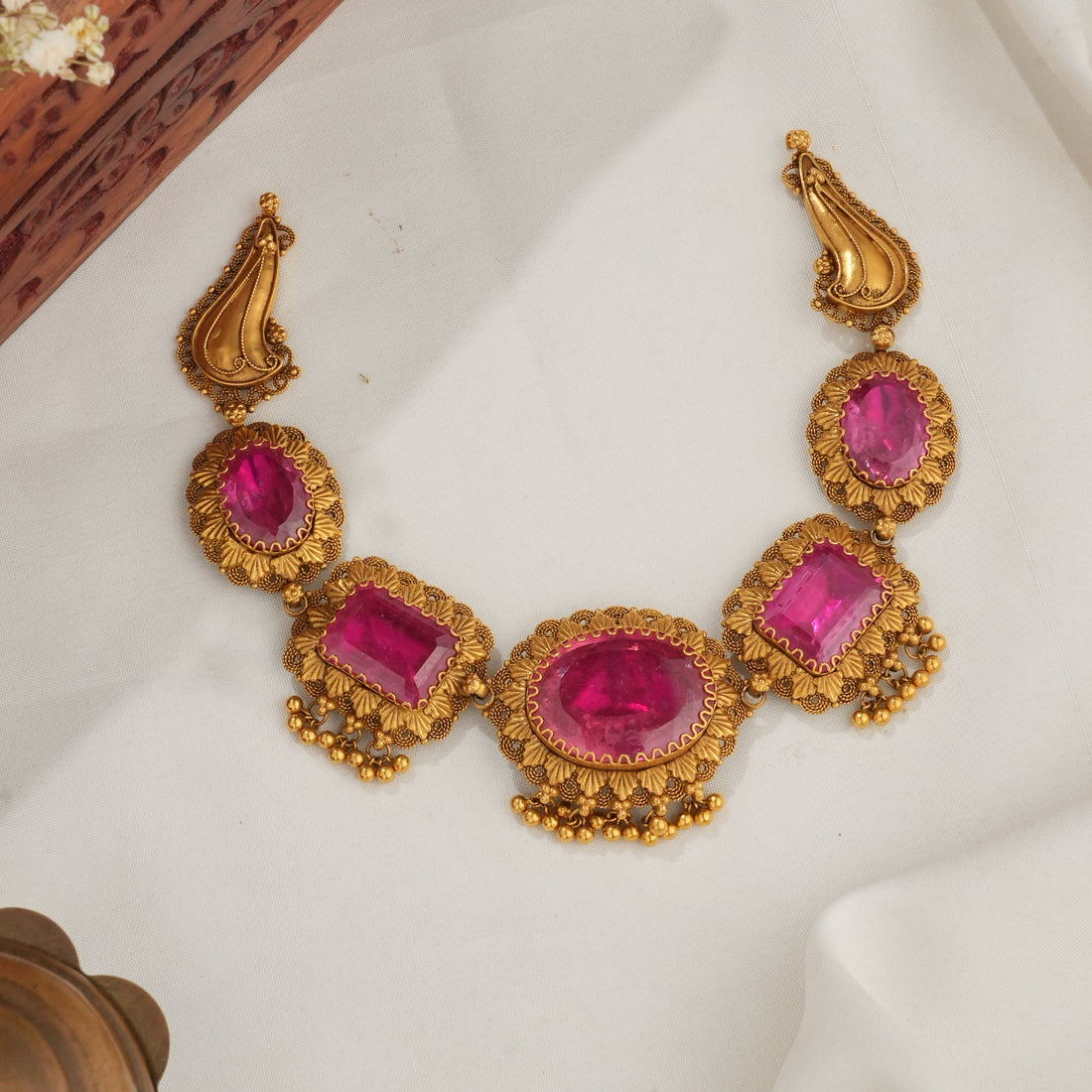 Bright and Brilliance Antique Short Necklace