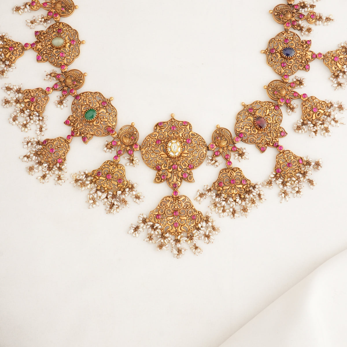 Attractive  Necklace Set