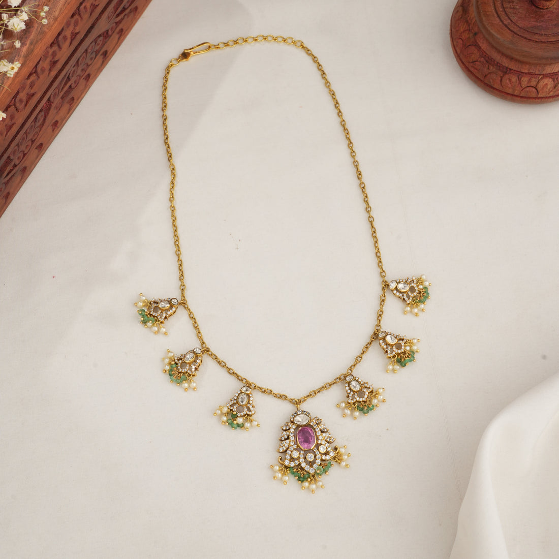 Vinthikaa Victorian Necklace