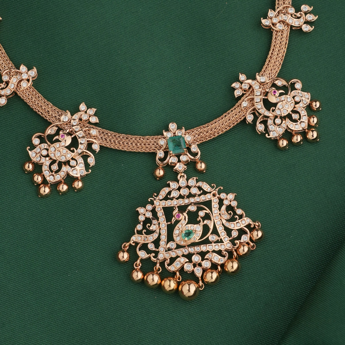 Attractive Short Necklace