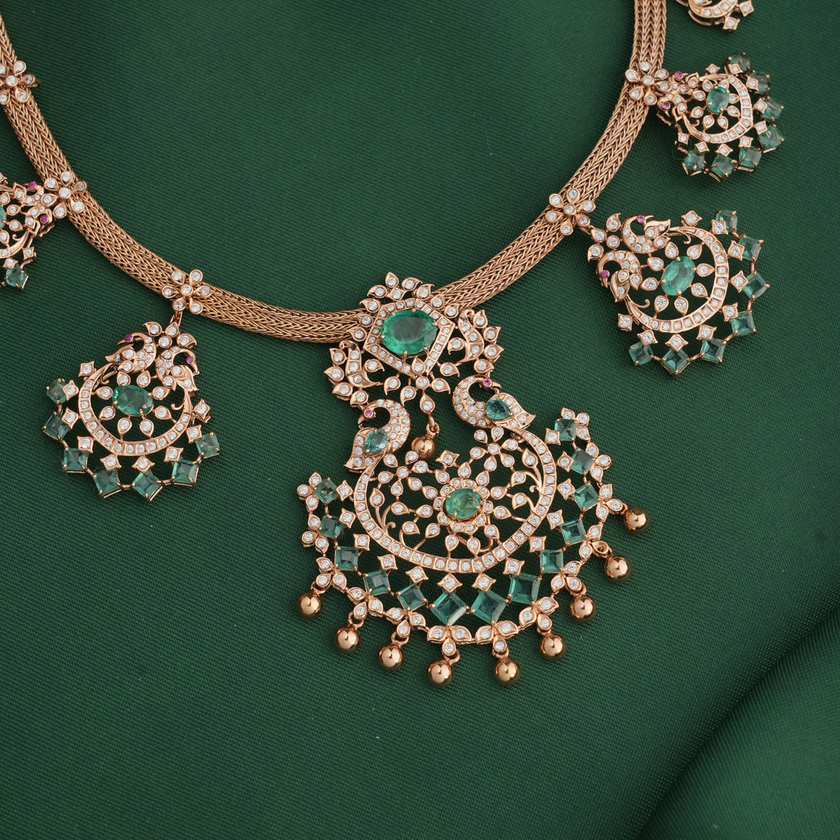 Extra Ordinary Short Necklace
