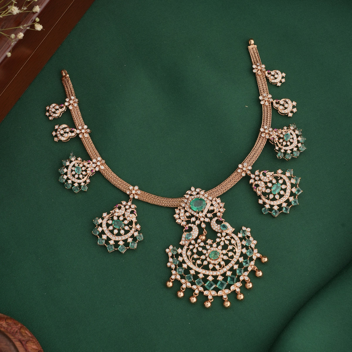 Extra Ordinary Short Necklace
