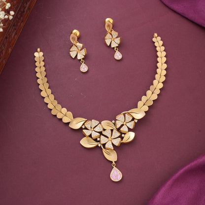 Mesmerizing Antique Short Necklace Set