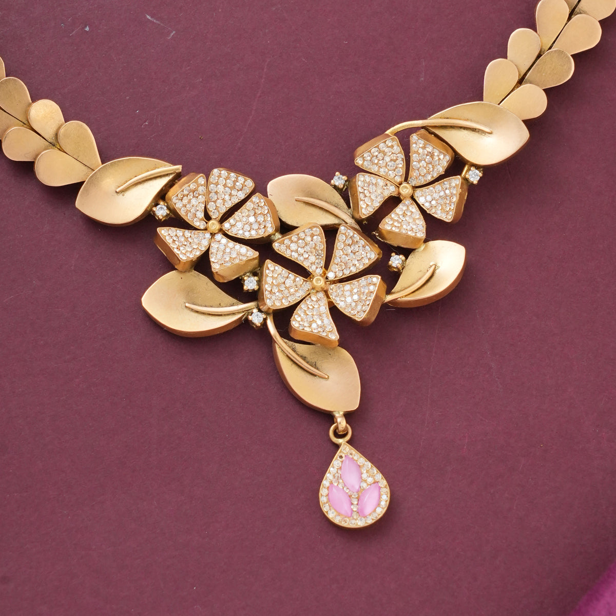 Mesmerizing Antique Short Necklace Set