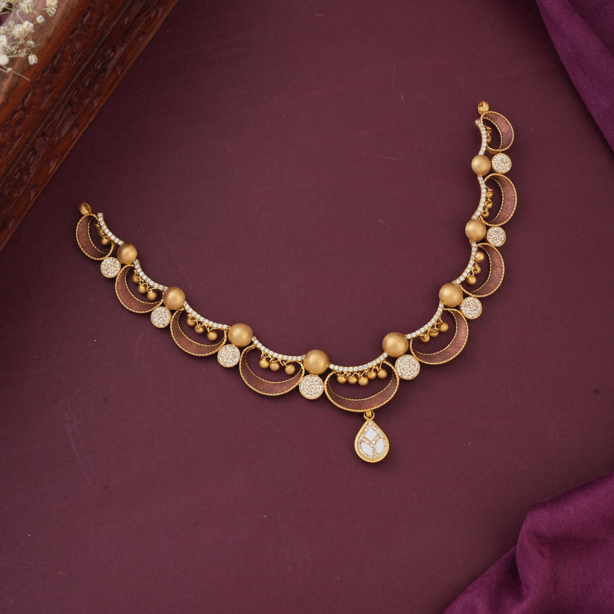 Gorgeous Antique Short Necklace