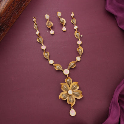 Mesmerizing Antique Long Necklace Set