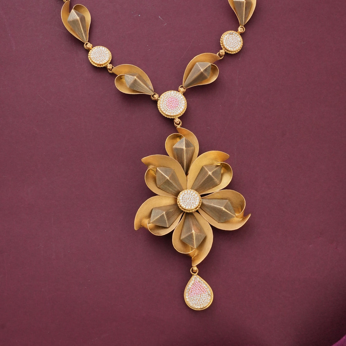 Mesmerizing Antique Long Necklace Set