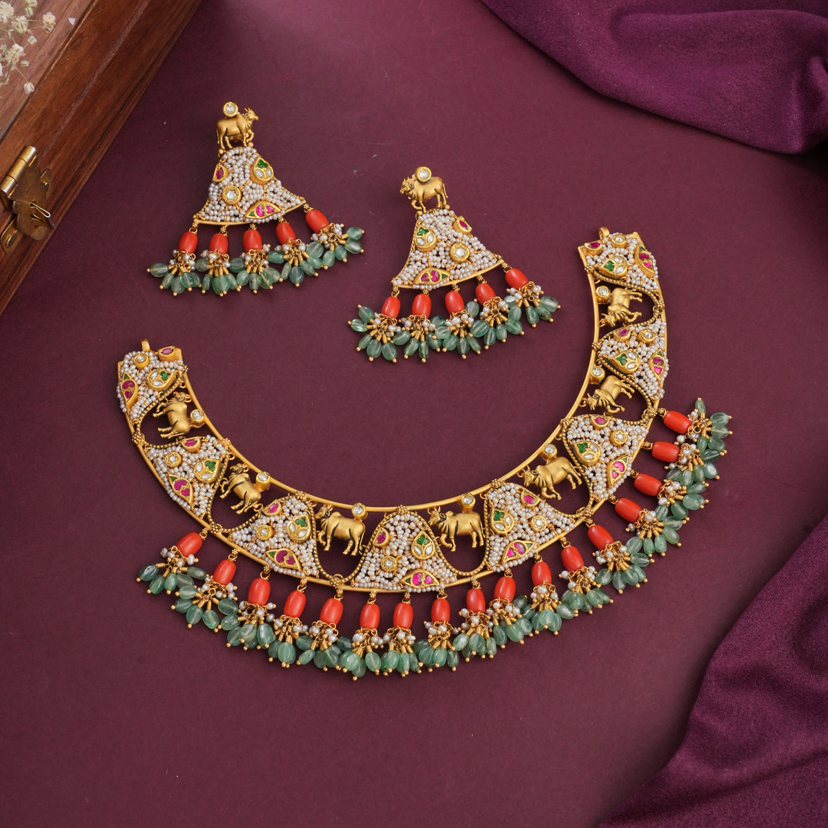 Royal Radiance Antique Short Necklace Set