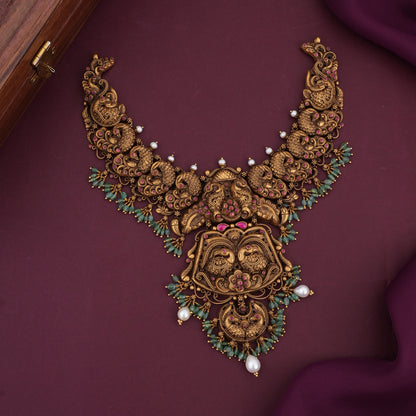 Stunning Look Antique Short Necklace