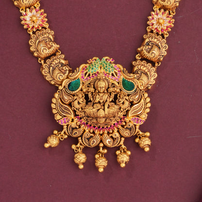 Most Lovable Antique Short Necklace