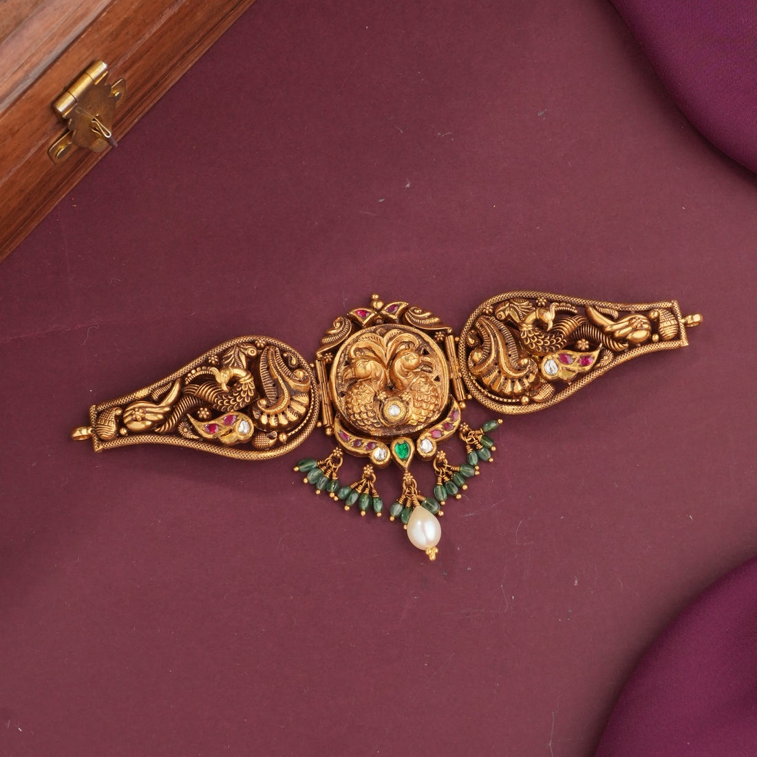 Catchy Antique Choker