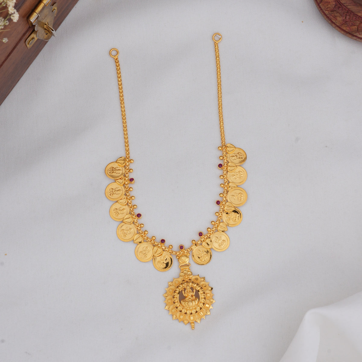 Catchy Kasumaalai  Necklace