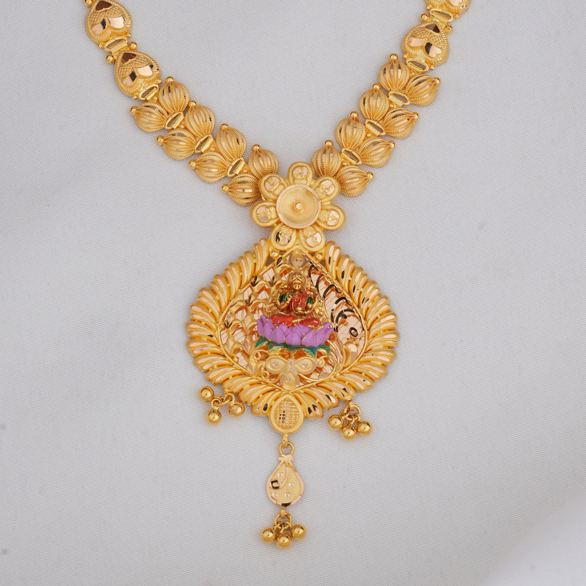 Vibrant Short Necklace