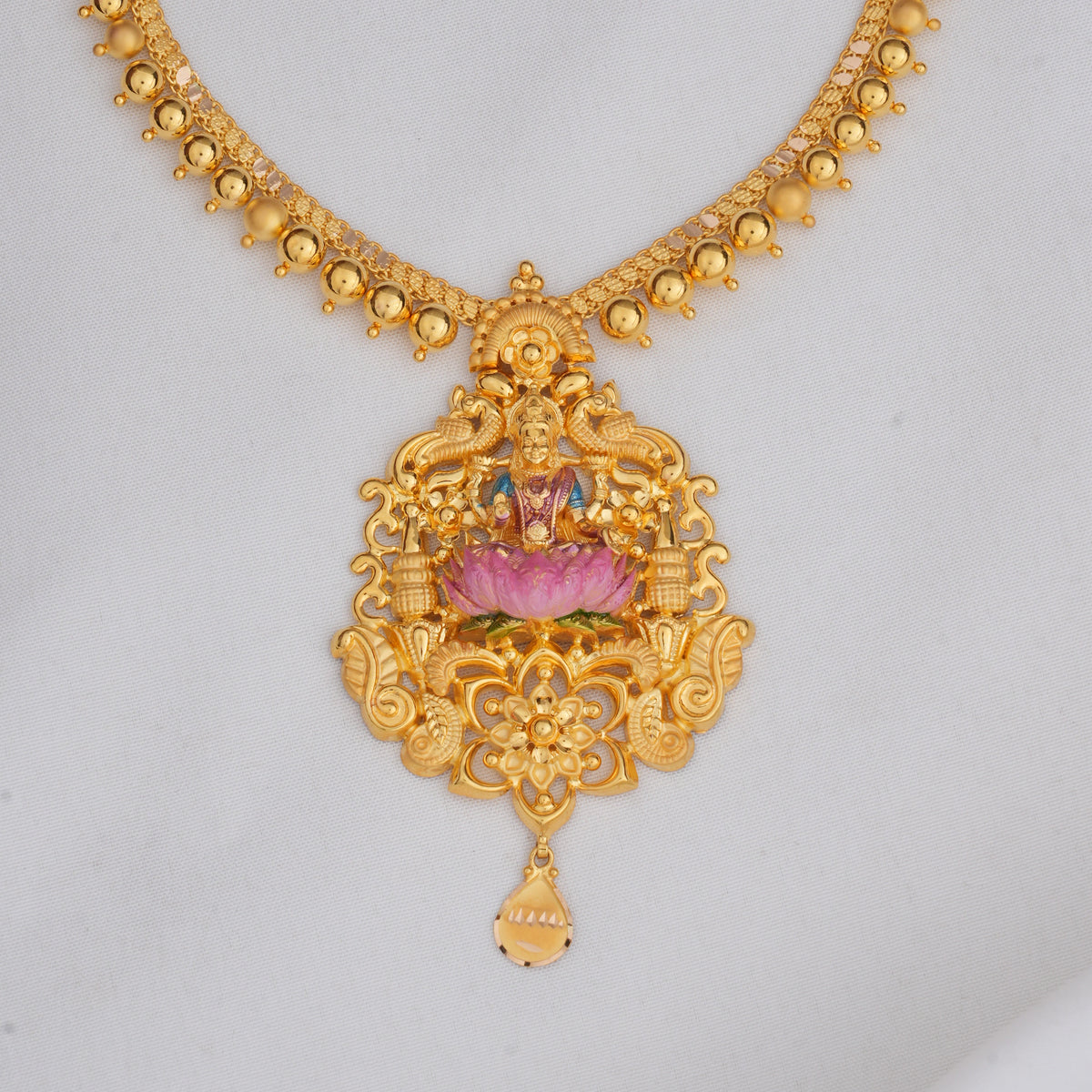 Savithiri Short Necklace