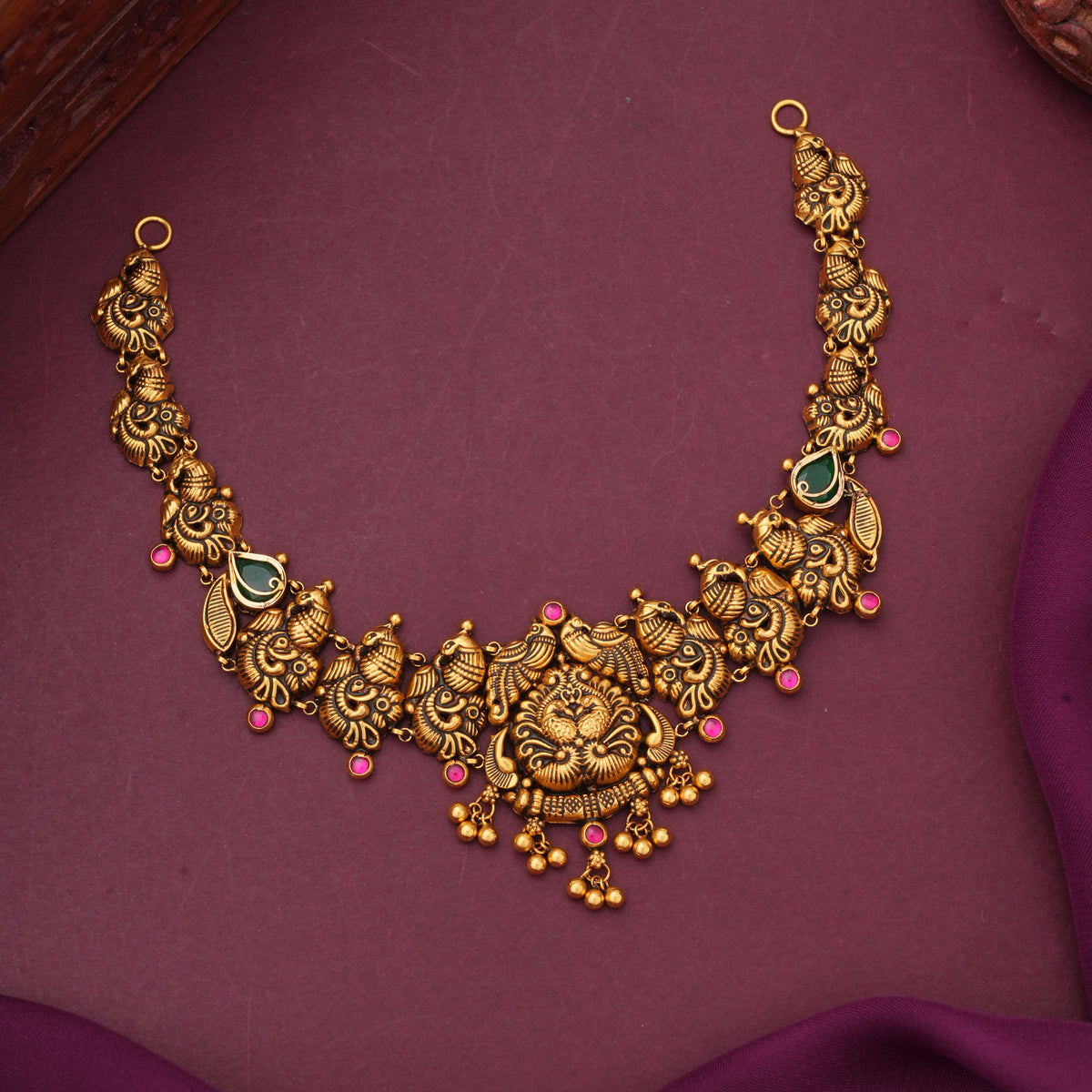 Eleganza Antique Short Necklace
